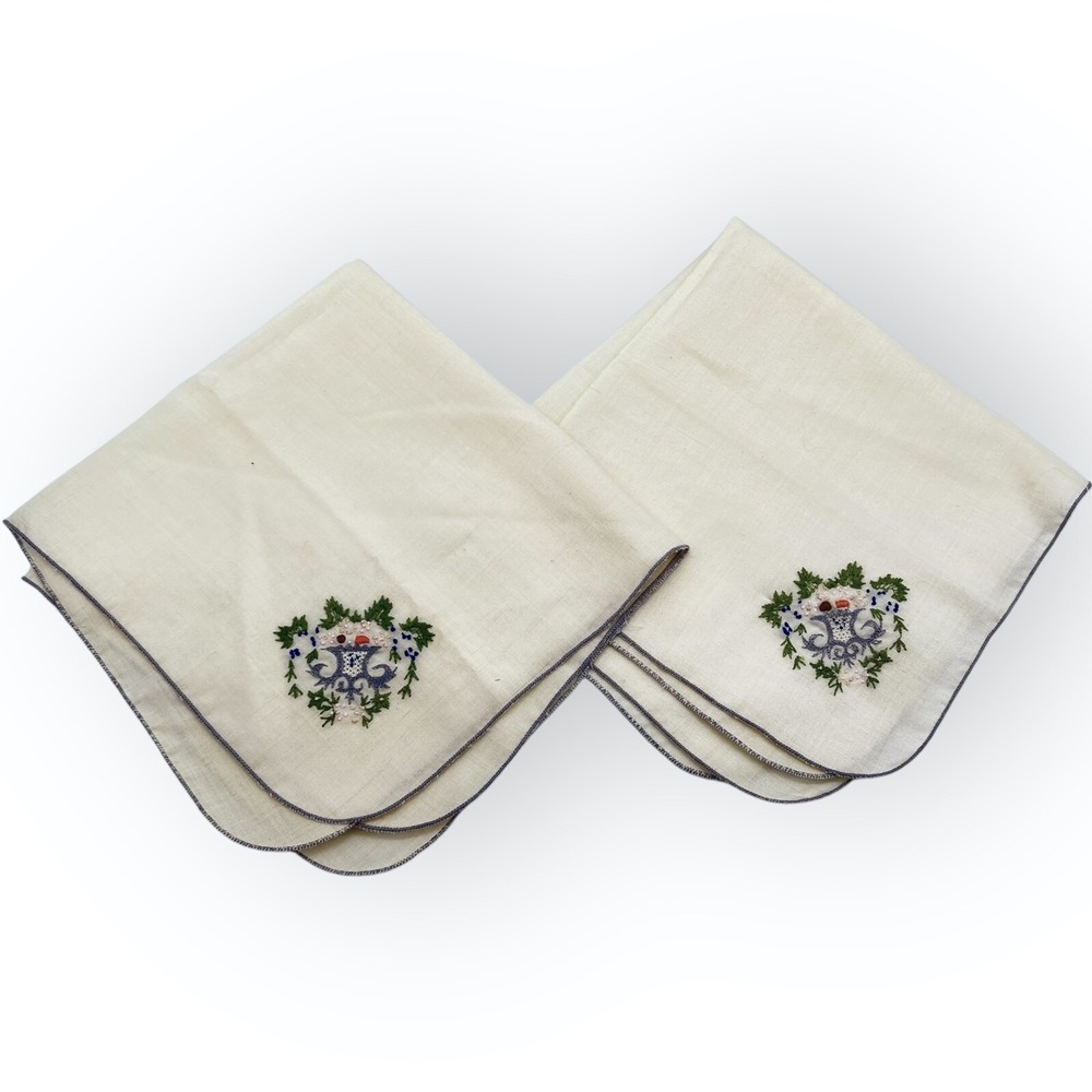 Vintage Set Of 2 Linen Embroider Napkins‎  15" By 15" Blue Green Blue Edge